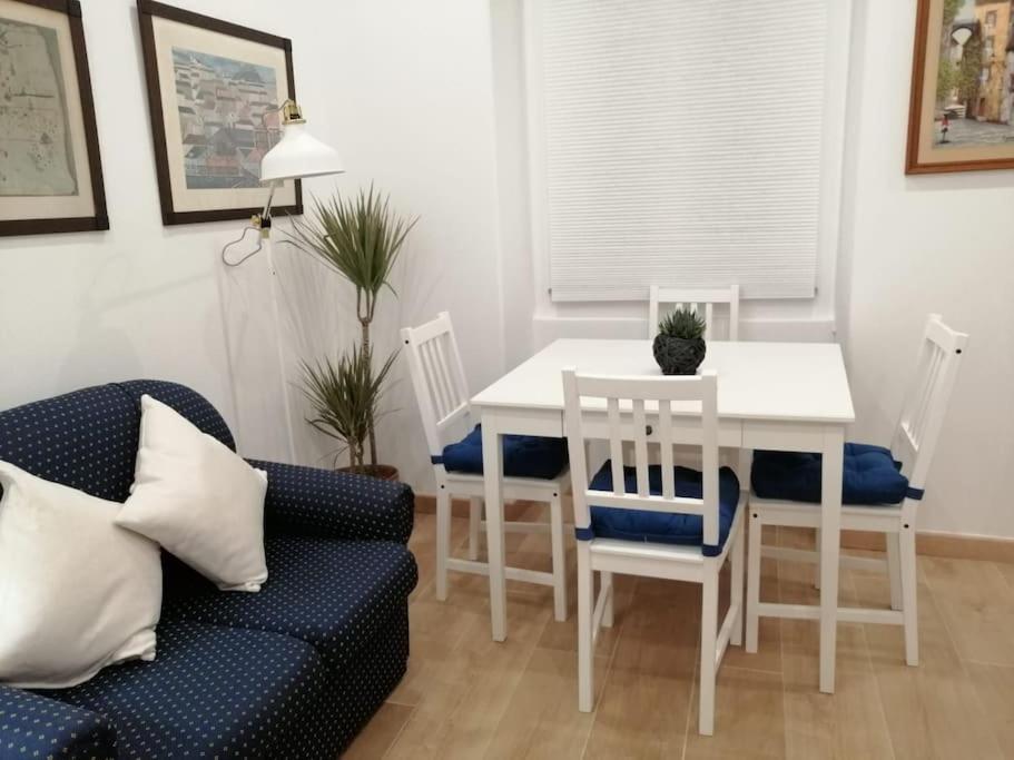Casa Da Praia Da Poca - Apartamento Tulipa Estoril Luaran gambar